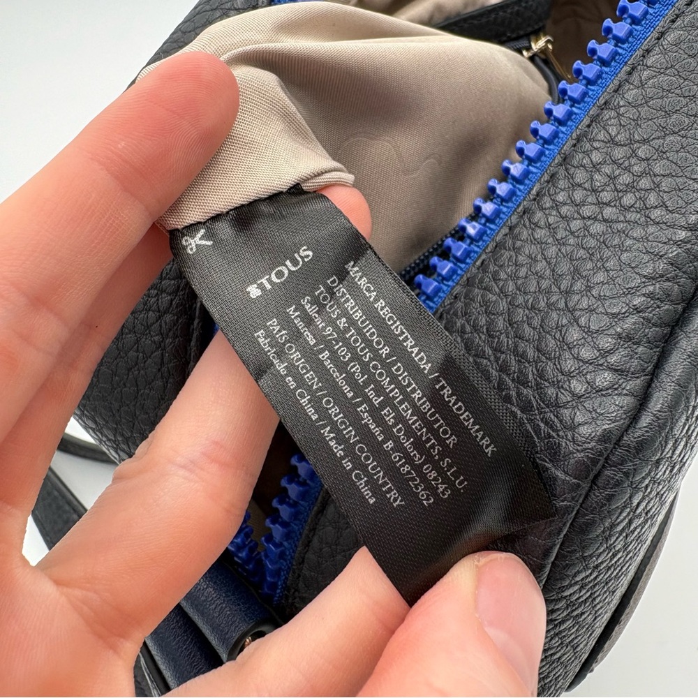 TOUS Bear Crossbody Bag Purse Camera Bag Black Blue Designer Pebbled Travel Trip - Picture 12 of 13